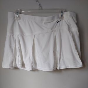 Nike Tennis Skort NWT Never Worn Size L